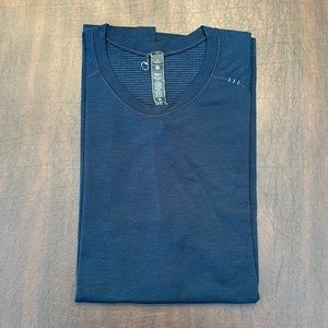 Lululemon Metal Vent Tech - T Shirt - Men’s Size Small - Navy